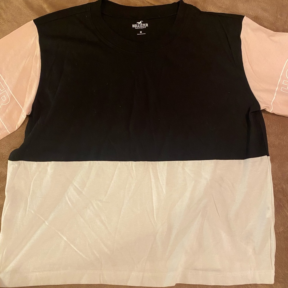 Hollister tee